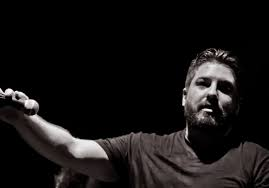 Jose Urquiza performing